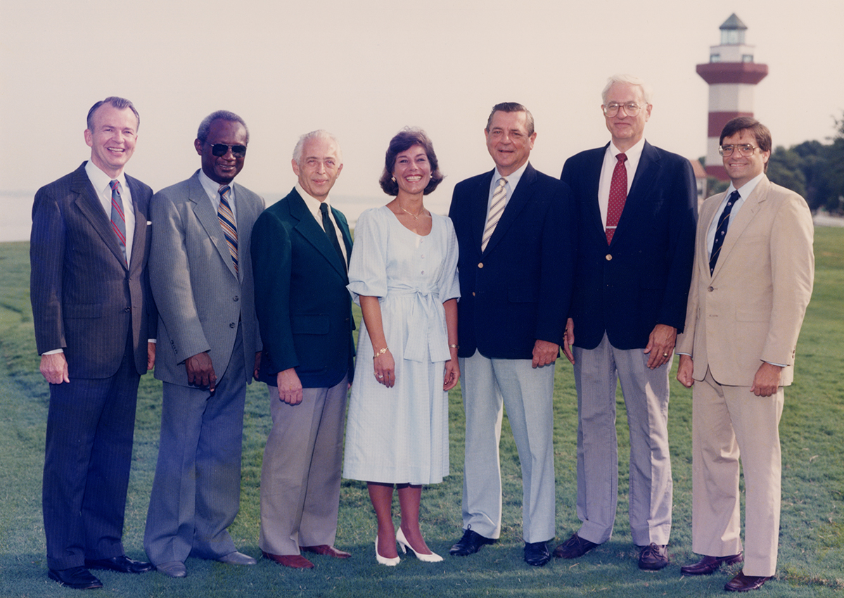 1985-1987 Town Council in on golf course in front of Lighthouse