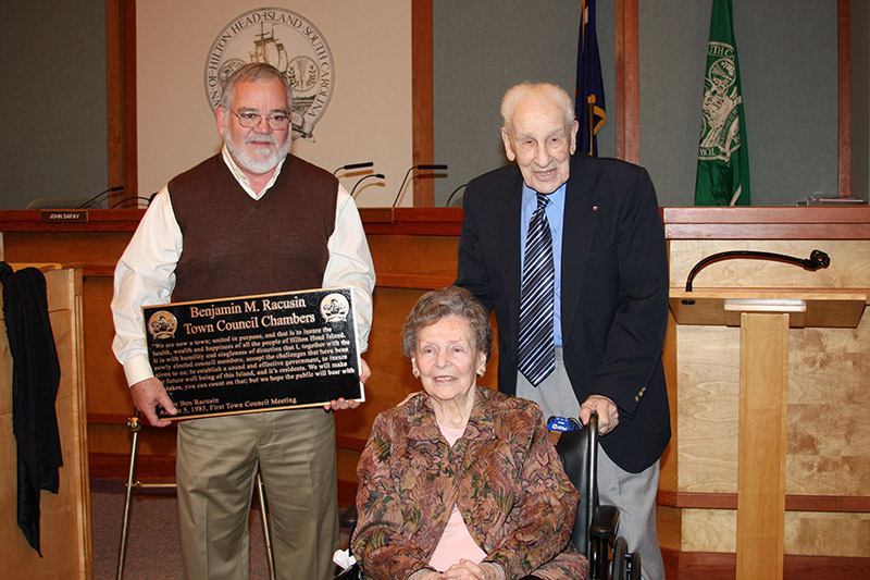 Mayor Peeples holding decication plaque with Mayor Racusin and his wife