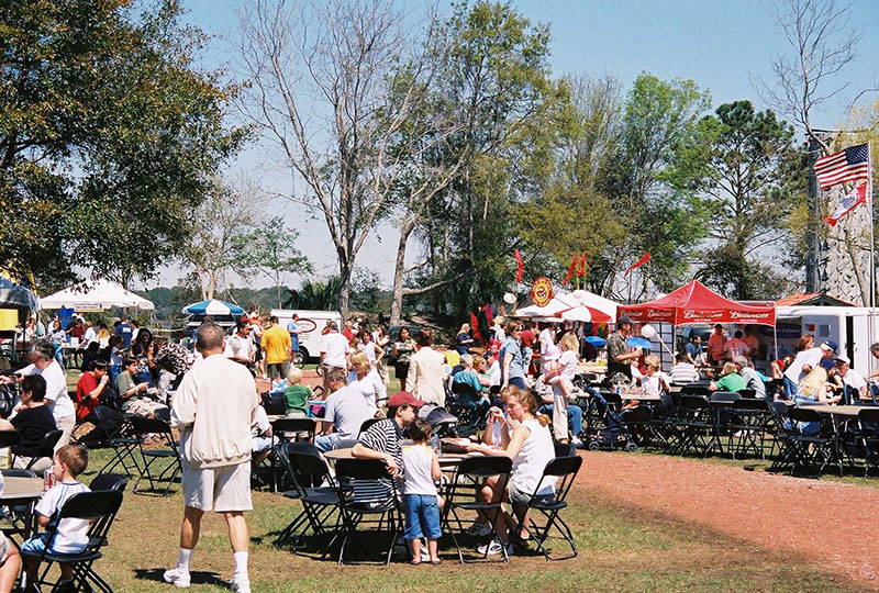 Crowd at Wingfest